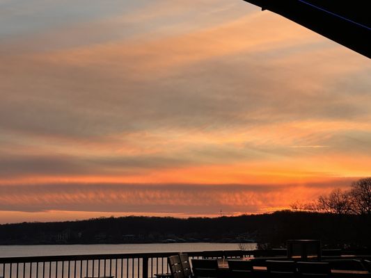 The Encore Lakeside Grill & Sky Bar by null