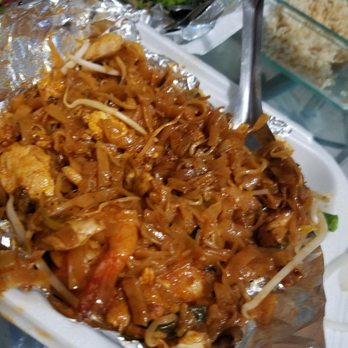 Chada Thai - Short noodles and soggy pad thai - Thai Near Me - Garden Grove, California Chada Thai - Short noodles and soggy pad thai - Thai Near Me - Garden Grove, California