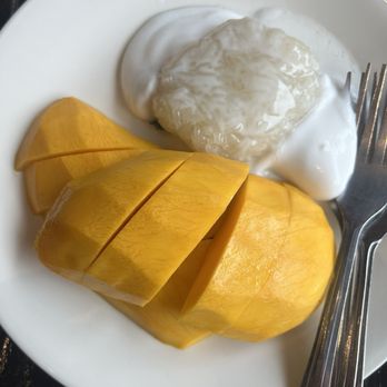 Boon Chu Thai Place - Mango sticky rice - Thai Near Me - Elmhurst, New York