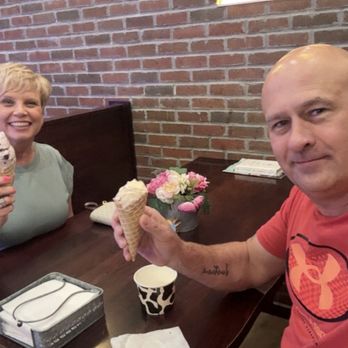 Parker's Ice Creams - Tables inside Parker's. Comfy booths! - Ice Cream & Frozen Yogurt Near Me - Fair Oaks Ranch, Texas