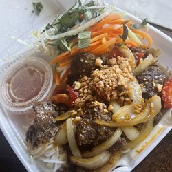 New Saigon - Vermicelli with lemongrass chili beef