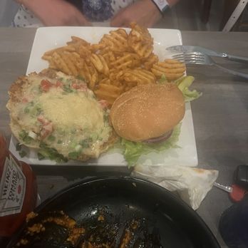 Hobo's Cafe - Key lime chickens sandwich. - New American Near Me - Key Largo, Florida