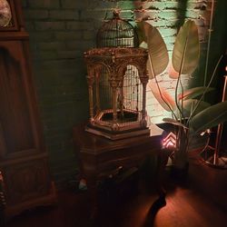 This cage signify the name.