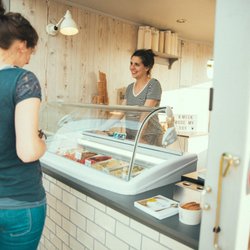 Milk Made - Milk Made Ice Cream - Mobiler Eiswagen auf den Surf & Skate Festival Hamburg