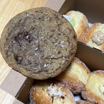 The Flour Box - Bakeries Near Me - Seattle, Washington