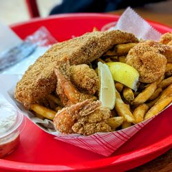 Tasty Tails - Shrimp and Catfish Basket