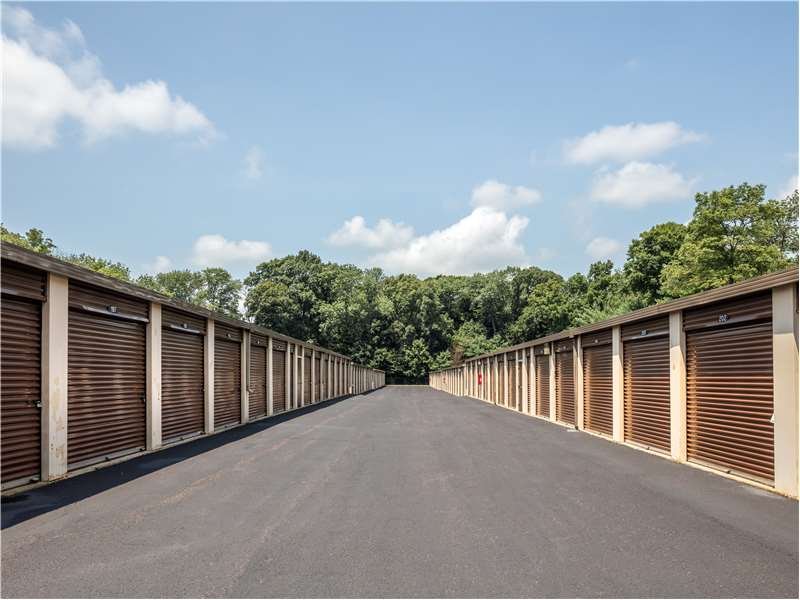 EXTRA SPACE STORAGE Updated October 2024 16 Photos 329 W Butler