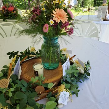 Lori's Flower Cottage - Dinner table arrangements - Florists Near Me - Woodruff, Wisconsin