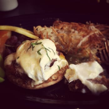 Hot Suppa - Eggs Benedict with fried green tomatoes. - Breakfast & Brunch Near Me - Portland, Maine Hot Suppa - Eggs Benedict with fried green tomatoes. - Breakfast & Brunch Near Me - Portland, Maine