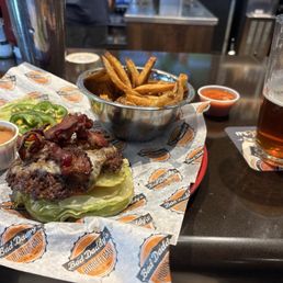 Lettuce Wrap burger & beer Lettuce Wrap burger & beer