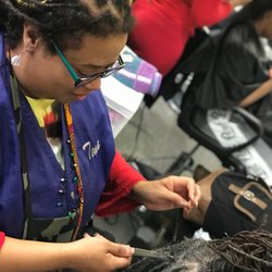 Desi's Full Service Salon