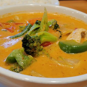 Family Thai Kitchen - Thai Near Me - Maplewood, Minnesota Family Thai Kitchen - Thai Near Me - Maplewood, Minnesota