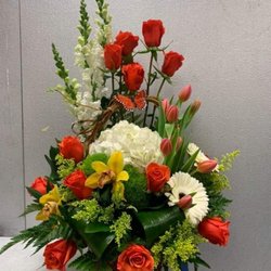 Rosa Flowers and Gifts - Floral arrangements call us 786 615 8521