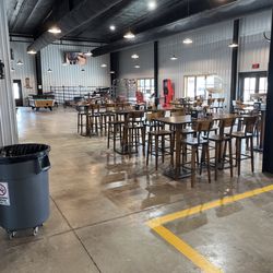 Iron Saddle Ranch - Bar area, bar to the right, bull in the back