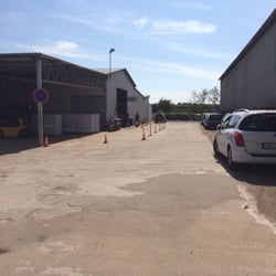Český chřest - Hala, kde se chrest prodava i zpracovava