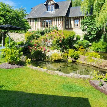 Auberge de la Source - Courtyard pond - Hotels Near Me - Barneville, 14