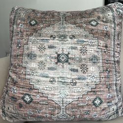Homegoods Store - Pillow from home goods