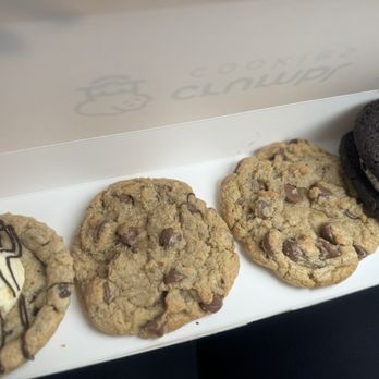 Crumbl - Niagara Falls - Bakeries Near Me - Niagara Falls, New York Crumbl - Niagara Falls - Bakeries Near Me - Niagara Falls, New York