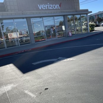 Verizon - Mobile Phones Near Me - Redwood City, California