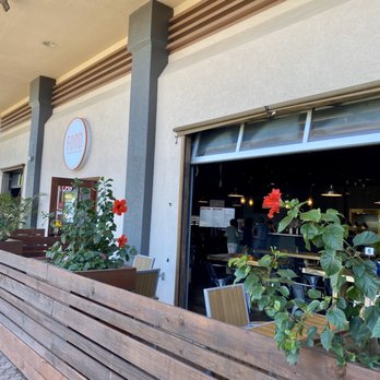 Fond - Front of restaurant - Asian Fusion Near Me - Lahaina, Hawaii