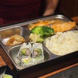 Izumi Japanese Cuisine - Salmon bento box