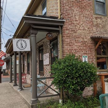 Colonial Cafe - Cafes Near Me - Mount Holly, New Jersey
