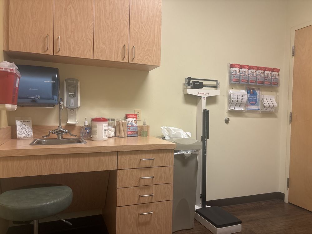 EXCEL URGENT CARE OF ISELIN Updated July 2025 13 Photos & 90