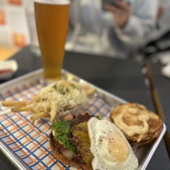 Super Duper Burgers - Super Burger Garlic Fries - Burgers Near Me - San Francisco, California Super Duper Burgers - Super Burger Garlic Fries - Burgers Near Me - San Francisco, California