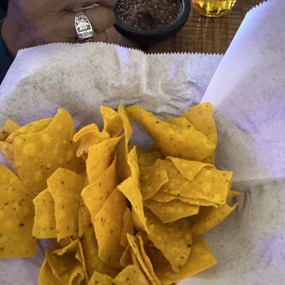 El Guapo - Chips and salsa - Mexican Near Me - Catonsville, Maryland El Guapo - Chips and salsa - Mexican Near Me - Catonsville, Maryland