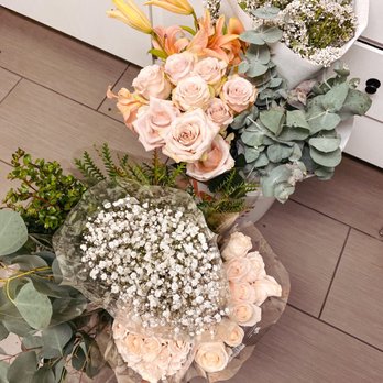 Ballard Blossom - Again here's another picture of the quicksand roses - Florists Near Me - Seattle, Washington Ballard Blossom - Again here's another picture of the quicksand roses - Florists Near Me - Seattle, Washington