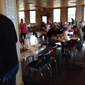 Killen's Barbecue - The seating style - Barbeque Near Me - Pearland, Texas Killen's Barbecue - The seating style - Barbeque Near Me - Pearland, Texas