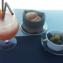 L'Angelus - Cocktail sans alcool et olives aux herbes.