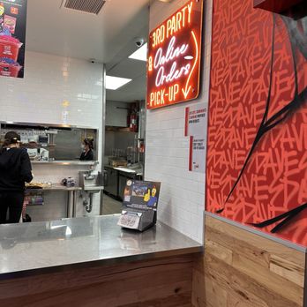 Dave's Hot Chicken - Chicken Shop Near Me - Ontario, California Dave's Hot Chicken - Chicken Shop Near Me - Ontario, California