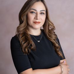 Fountain Of Youth Spa - Viviana Jimenez-Licensed Esthetician & Owner of Fountain of Youth Spa in Yuma AZ.