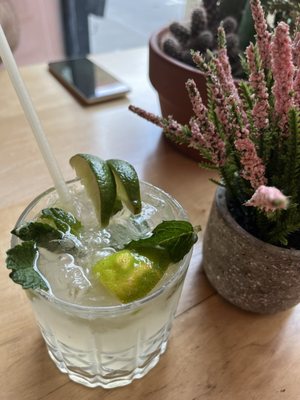 Le Petit Sao (Vieux Montréal) by null