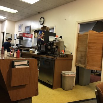 Sams Cafe - Interior - Breakfast & Brunch Near Me - Half Moon Bay, California
