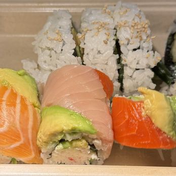 Sushi Maro - Salmon maki, rainbow roll, dynamite roll - Sushi Bars Near Me - Vancouver, British Columbia Sushi Maro - Salmon maki, rainbow roll, dynamite roll - Sushi Bars Near Me - Vancouver, British Columbia