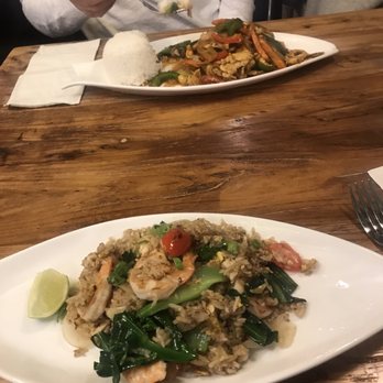 One Two Thai - Thai Fried Rice Lunch and chicken Cashew Nut Lunch - Thai Near Me - New York, New York One Two Thai - Thai Fried Rice Lunch and chicken Cashew Nut Lunch - Thai Near Me - New York, New York