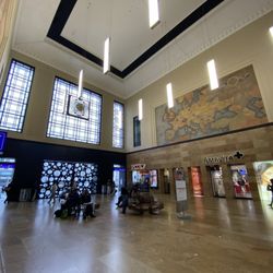 Gare de Genève Cornavin - Inside the station