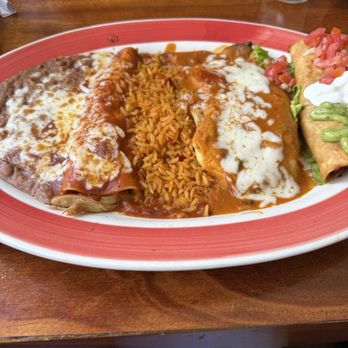 Los Tres Hermanos - Mexican Near Me - Los Angeles, California