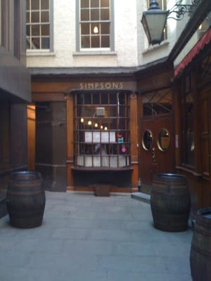 Simpson’s Tavern by null