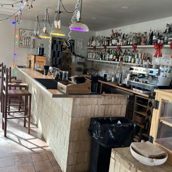 Más o Menos - Cocktail Bars Near Me - Joshua Tree, California