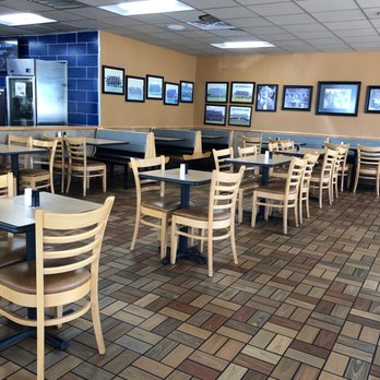 Dairy Queen - Super clean - Burgers Near Me - Mount Vernon, Texas