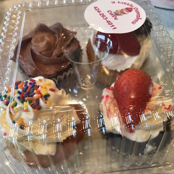 3 Little Cupcakes Cafe - Bakeries Near Me - Lomita, California 3 Little Cupcakes Cafe - Bakeries Near Me - Lomita, California