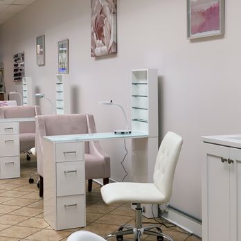 NH Zone Salon - Working place - Nail Salons Near Me - Chicago, Illinois