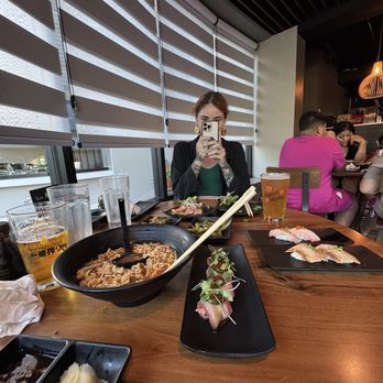 Kan Sushi - Sushi Bars Near Me - Honolulu, Hawaii