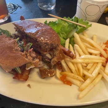 Streamliner Lounge - Brie burger - Lounges Near Me - Orange, California Streamliner Lounge - Brie burger - Lounges Near Me - Orange, California