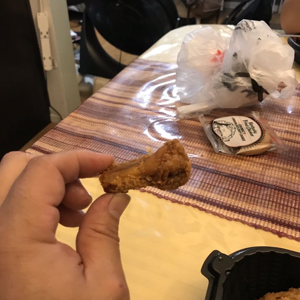 KFC - Ala carte hot Kentucky Fried Wings Combo - Fast Food Near Me - Carson, California KFC - Ala carte hot Kentucky Fried Wings Combo - Fast Food Near Me - Carson, California