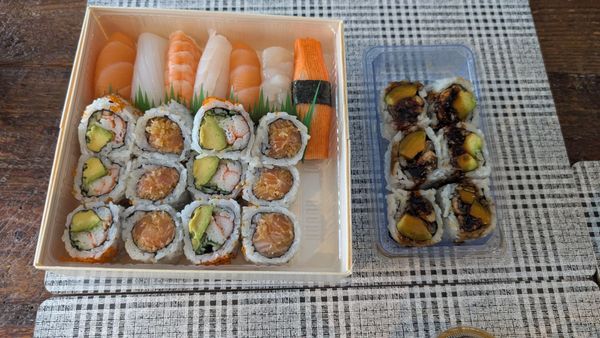 J San Sushi Bar by null