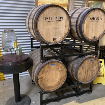 Whiskey Thief Distilling - Ambiance - Distilleries Near Me - Frankfort, Kentucky Whiskey Thief Distilling - Ambiance - Distilleries Near Me - Frankfort, Kentucky
